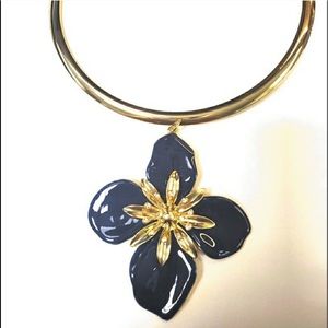 NY&Co blue and white pendant necklace